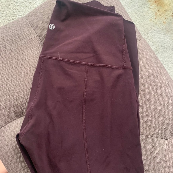 size 8 maroon Lululemon leggings - Picture 2 of 4